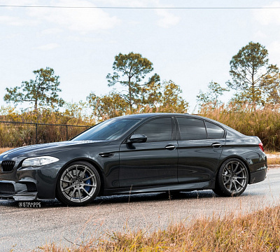 Фото дисков Strasse Wheels R10 Deep Concave Monoblock на BMW 5/M5 (F10)