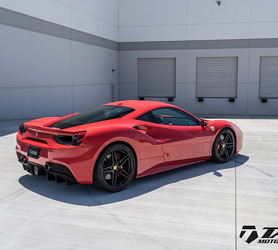Фото дисков HRE P107 на Ferrari 488