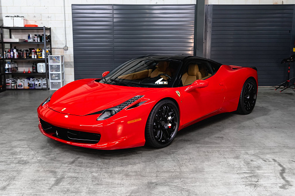 Фото дисков Brixton Forged TR08 Черный сатин на Ferrari 458