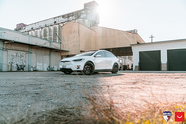 Фото дисков Vossen HF-4T Черный сатин на Tesla Model X