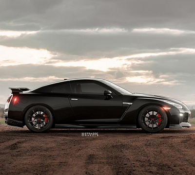Фото дисков Strasse Wheels R10 Deep Concave Monoblock на Nissan GT-R