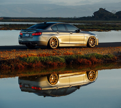 Фото дисков HRE 301M на BMW 5/M5 (F10)