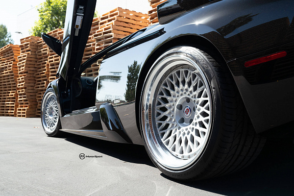 Фото дисков HRE 501 Серебро на Lamborghini Murcielago