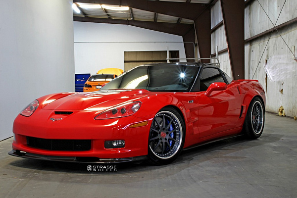 Фото дисков Strasse Wheels R10 Signature Черный сатин на Chevrolet Corvette C6