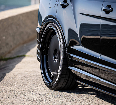 Фото дисков HRE 935 на Bentley Bentayga