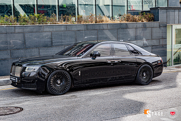 Фото дисков Vossen UV-5 Черный глянец на Rolls-Royce Ghost II