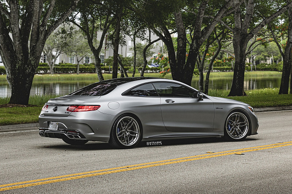 Фото дисков Strasse Wheels SV4 Deep Concave FS Сатиновый графит на Mercedes-Benz S-Class (W222, C217)