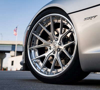 Фото дисков Strasse Wheels SM6R Deep Concave FS на Dodge Viper
