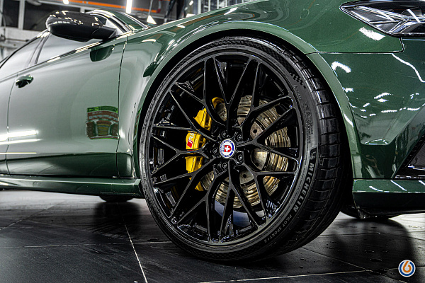 Фото дисков HRE P200 Черный глянец на Audi A/RS 6 (C7)