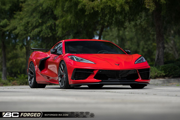 Фото дисков BC Forged RZ21 Глянцевый графит на Chevrolet Corvette C8