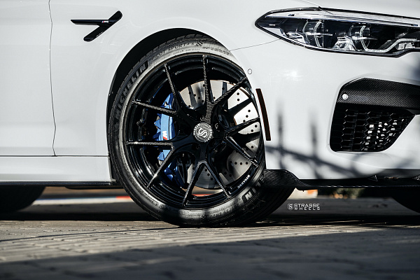 Фото дисков Strasse Wheels SM5R Deep Concave Monoblock Другой цвет на BMW 5/M5 (G30/F90)