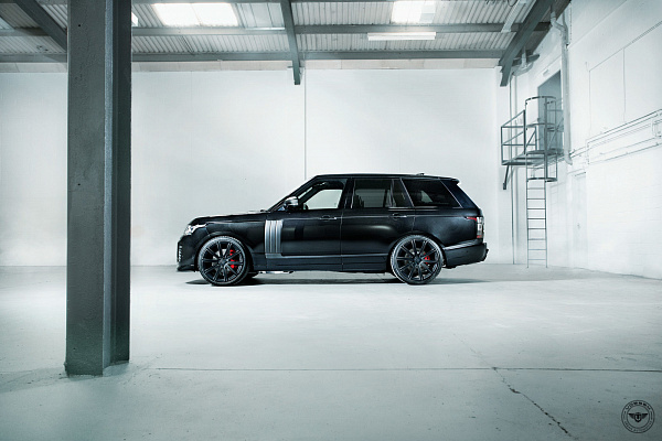 Фото дисков Vossen UV-2 Черный глянец на Land Rover Range Rover IV
