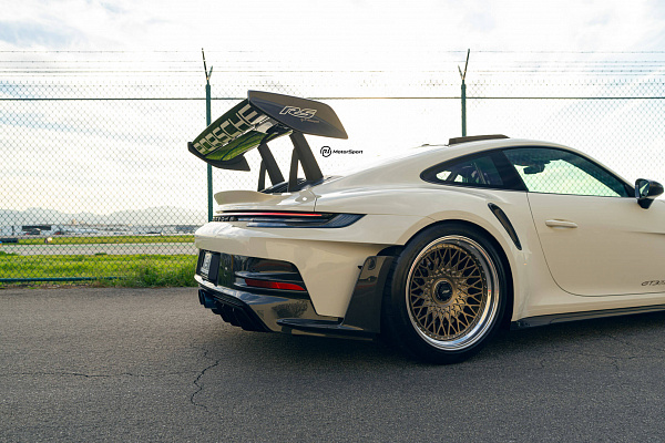Фото дисков HRE 501 Глянцевая бронза на Porsche 911 VIII