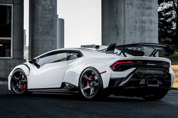 Фото дисков Brixton Forged TR05 Черный сатин на Lamborghini Huracan