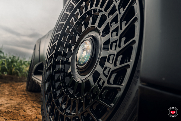 Фото дисков Vossen LC3-13T Черный глянец на Lamborghini Huracan