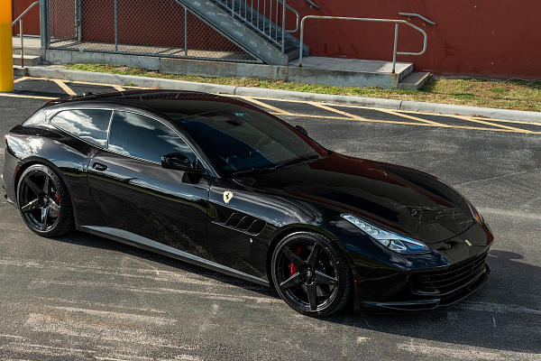Фото дисков Anrky RS5.1 Черный глянец на Ferrari GTC4Lusso