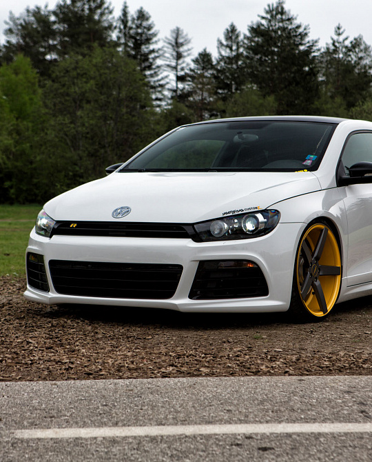 Фото дисков CV3 Другой цвет на Volkswagen Scirocco III