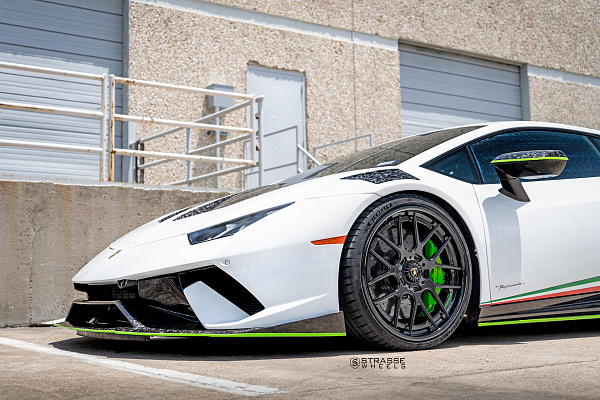 Фото дисков Strasse Wheels SM7 Deep Concave FS Другой цвет на Lamborghini Huracan