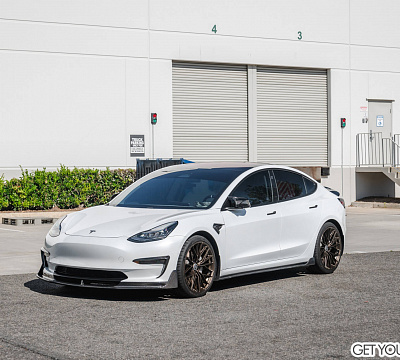Фото дисков HRE FF28 на Tesla Model 3