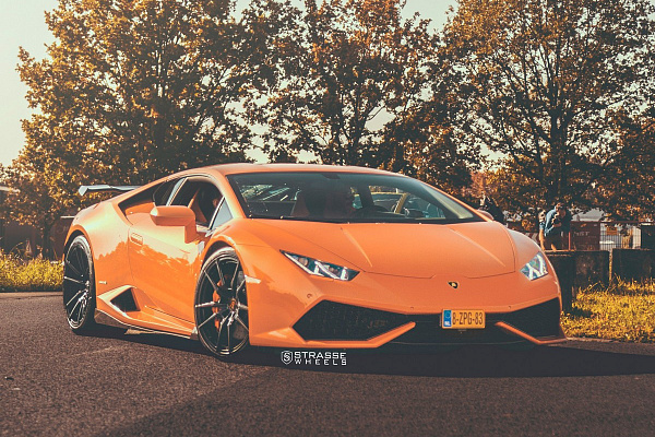 Фото дисков Strasse Wheels SV1 Deep Concave Monoblock Другой цвет на Lamborghini Huracan