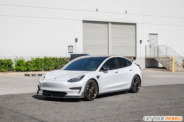 Фото дисков HRE FF28 Глянцевая темная медь на Tesla Model 3