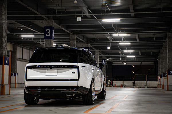 Фото дисков HRE 935 Полированный лак на Land Rover Range Rover V