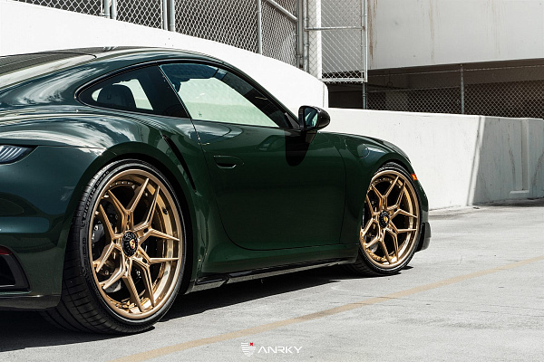 Фото дисков Anrky S3-X4 Глянцевое темное золото на Porsche 911 VIII