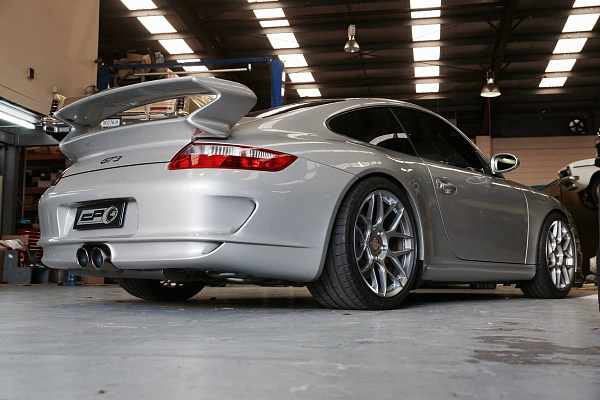 Фото дисков HRE FF01 Серебро на Porsche 911 VI
