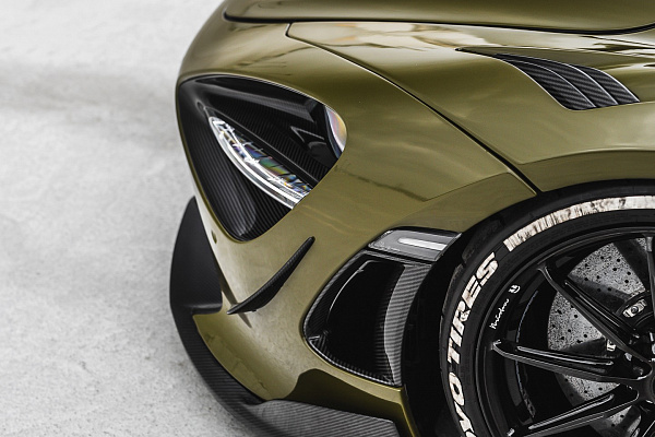 Фото дисков Brixton Forged R11-R Черный глянец на McLaren 720S