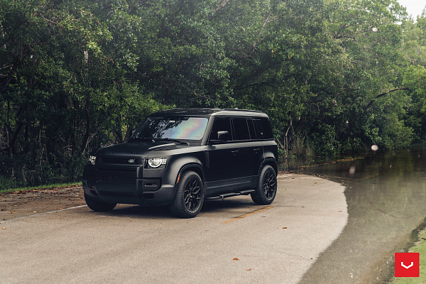 Фото дисков Vossen HF-2 Черный глянец на Land Rover Defender II