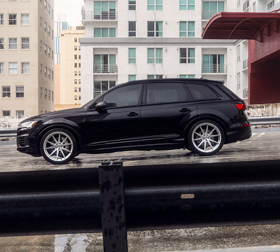 Фото дисков Vossen HFX-2 (5-Lug) на Audi Q7 (4M)