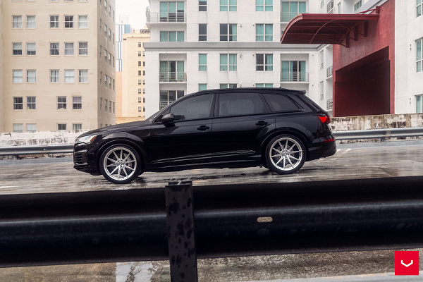 Фото дисков Vossen HFX-2 (5-Lug) Серебро на Audi Q7 (4M)