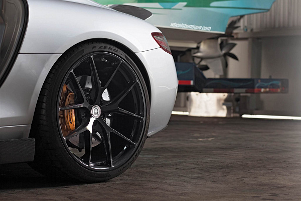 Фото дисков HRE P101 Черный глянец на Mercedes-Benz SLS AMG