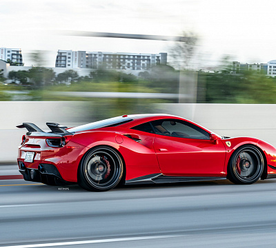 Фото дисков Strasse Wheels SV5 Deep Concave FS на Ferrari 488