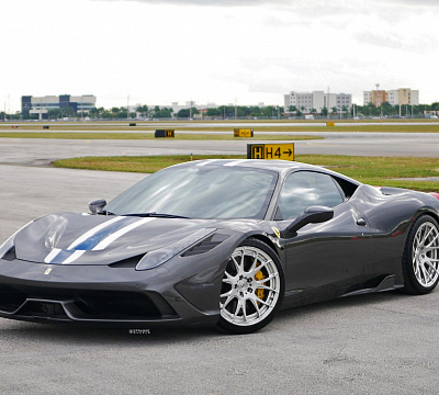 Фото дисков Strasse Wheels SM7R Deep Concave Duoblock на Ferrari 458