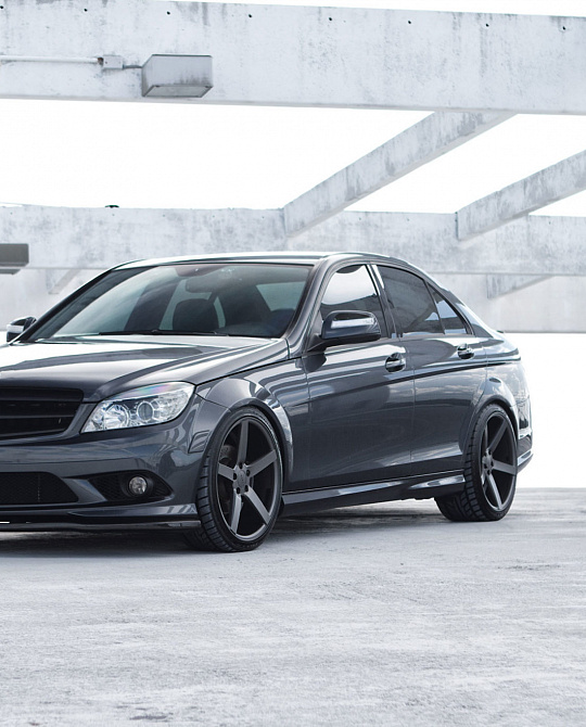Фото дисков CV3 Сатиновый графит на Mercedes-Benz C-Class (W204)