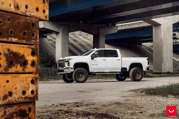 Фото дисков Vossen HFX-1 (8-Lug) Сатиновая бронза на Chevrolet Silverado IV