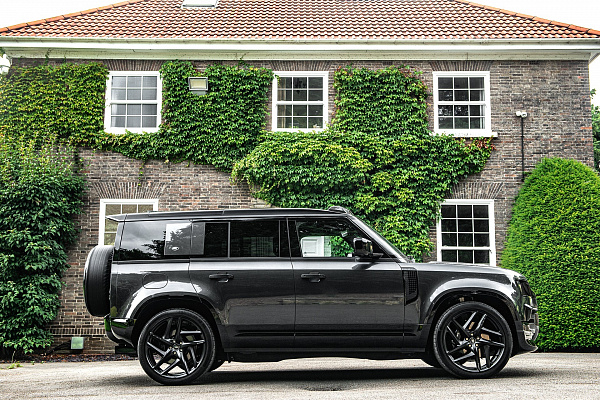 Фото дисков Kahn Type 52 RS Черный сатин на Land Rover Defender II