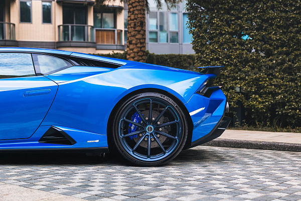 Фото дисков Brixton Forged R11-RS Другой цвет на Lamborghini Huracan