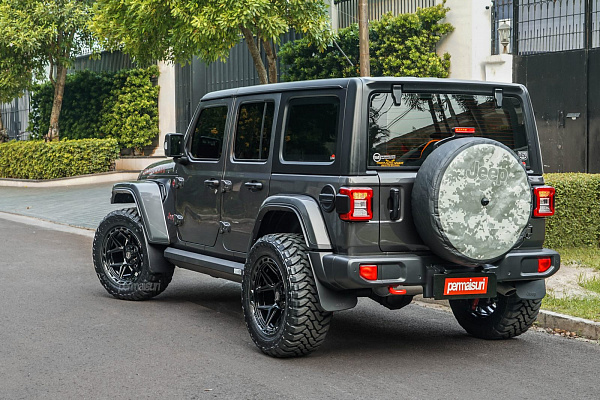 Фото дисков 4PLAY 4P55 Черный глянец на Jeep Wrangler IV (JL)