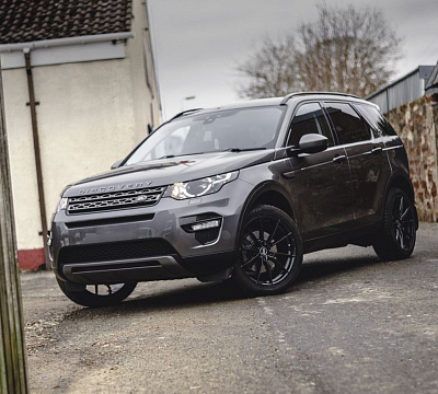 Фото дисков Bola B19 на Land Rover Discovery Sport