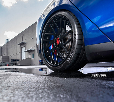Фото дисков Strasse Wheels SM7T Deep Concave на Tesla Model S