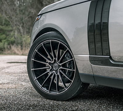 Фото дисков Savini BM16 на Range Rover IV