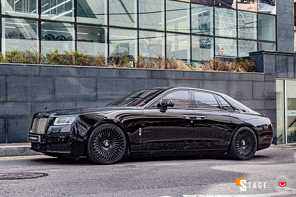 Фото дисков Vossen UV-5 Черный глянец на Rolls-Royce Ghost II
