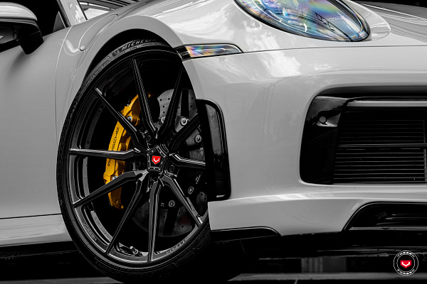 Фото дисков Vossen M-X2 Черный глянец на Porsche 911 VIII