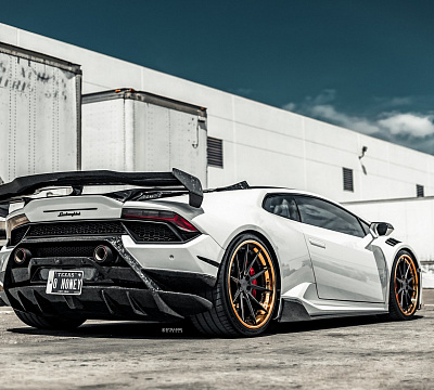 Фото дисков Strasse Wheels SV10 Deep Concave FS на Lamborghini Huracan