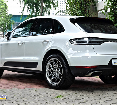 Фото дисков HRE FF10 на Porsche Macan I