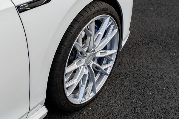 Фото дисков Bola FLS Сатиновый лак на Volkswagen Golf VIII