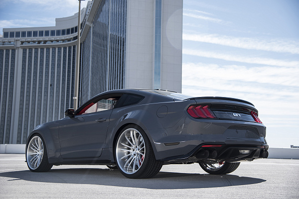 Фото дисков Savini SV78 Глянцевый лак на Ford Mustang VII