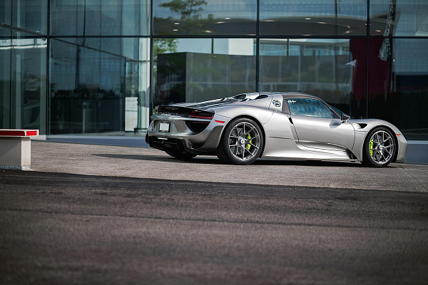 Фото дисков HRE P101 Глянцевый темный лак на Porsche 918 Spyder